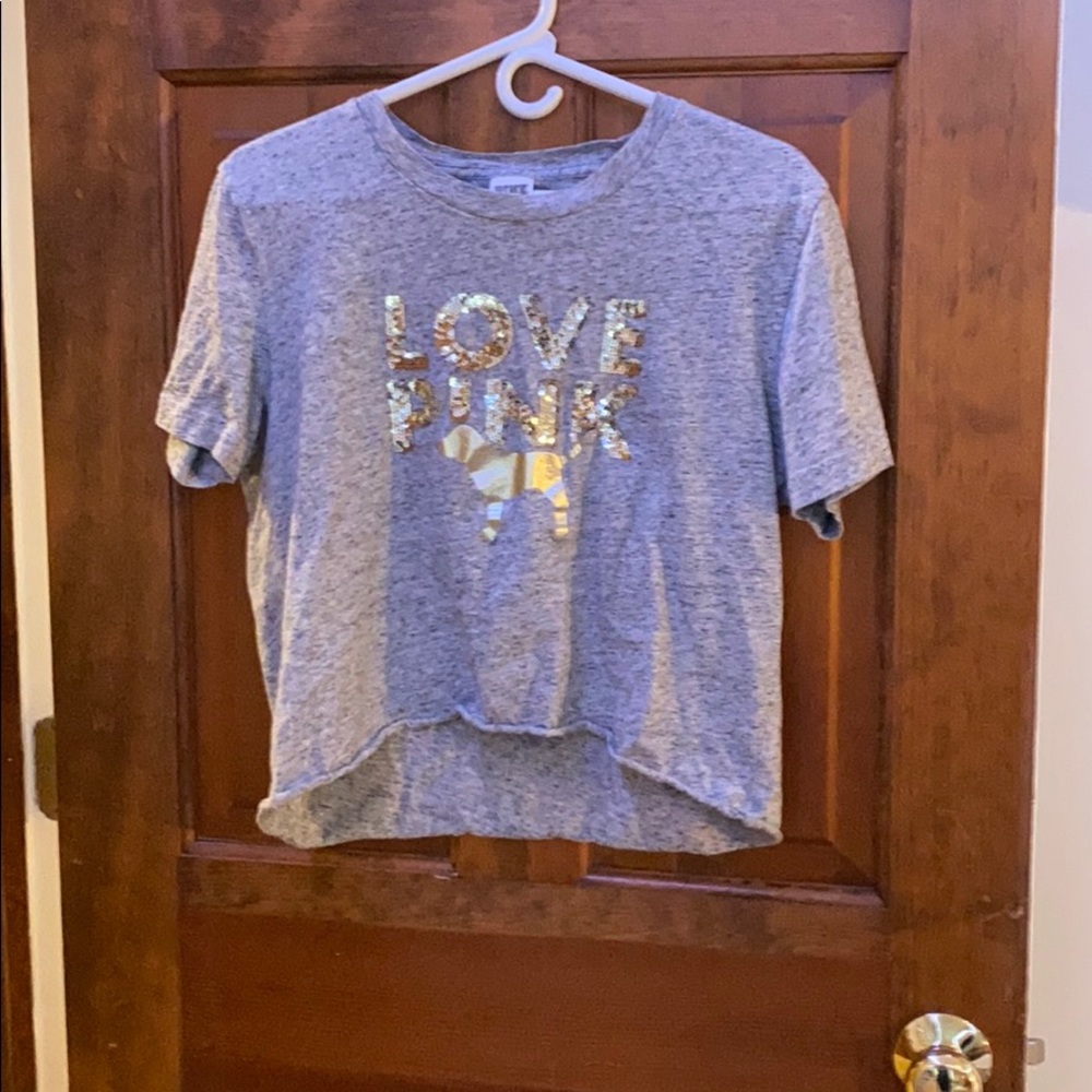 light grey tee shirt